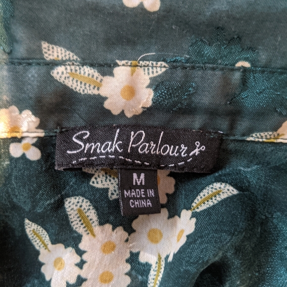 Sheer green floral blouse size Medium - Picture 4 of 4